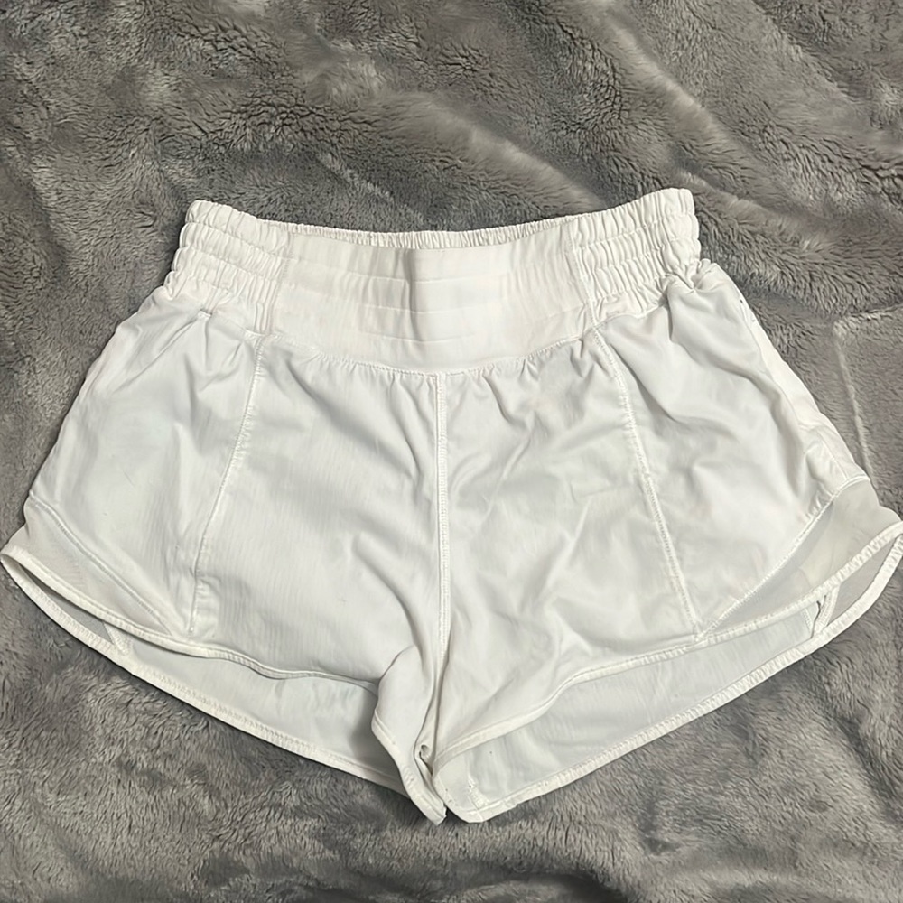 Lululemon Hotty Hot HR shorts 2.5” *lined, size 4, white